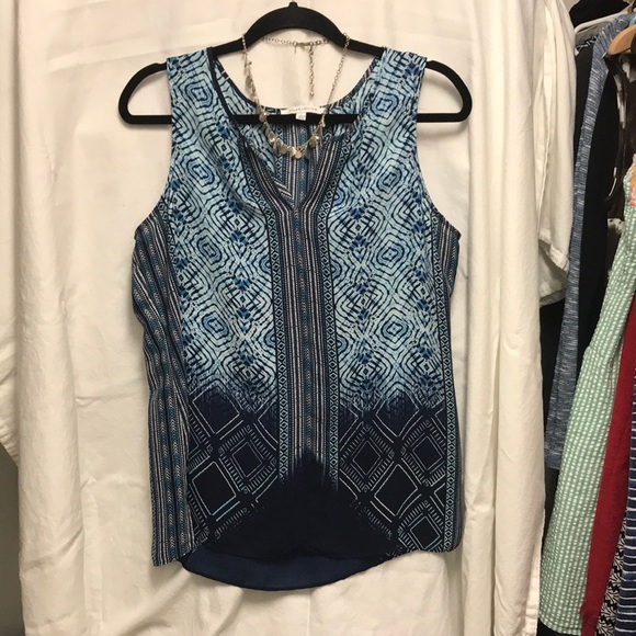 Rose & Olive Tops - Sleeveless blouse blues with white EUC size L Rose & Olive Tops - Sleeveless blouse blues with white EUC size L